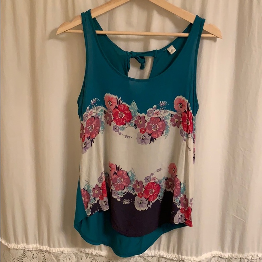 LC Lauren Conrad size S Floral Tank
